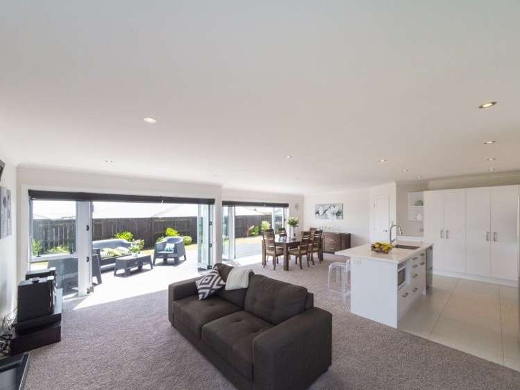 171 Pacific Drive Fitzherbert_10