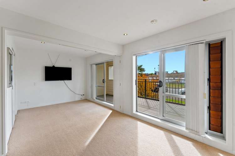 B11/71 Spencer Road Oteha_15