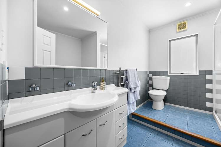 6 Toru Street Te Atatu Peninsula_23