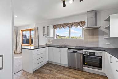 2/11 Blakehall Place_3