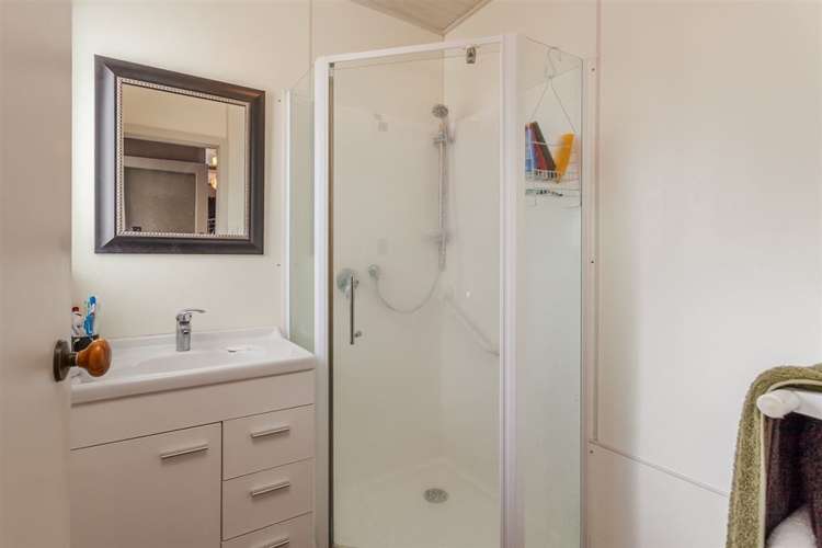 17 Glendale Road Glen Eden_16