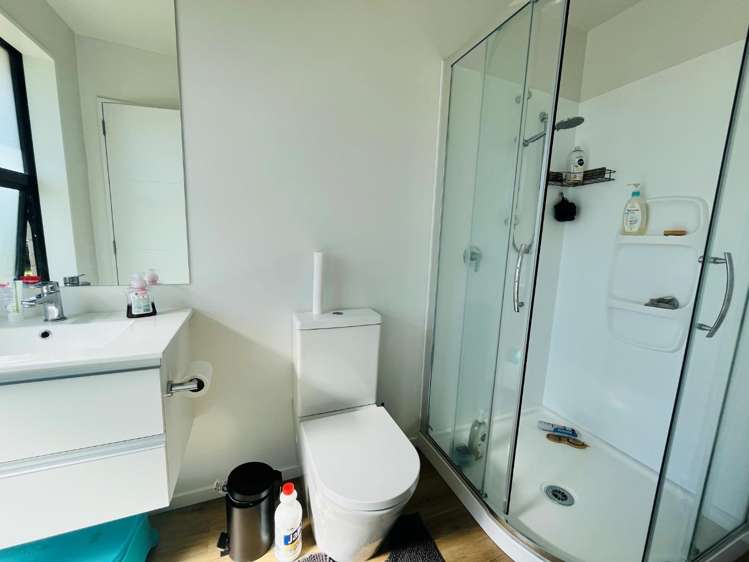 4 Eileen Way 11103_8