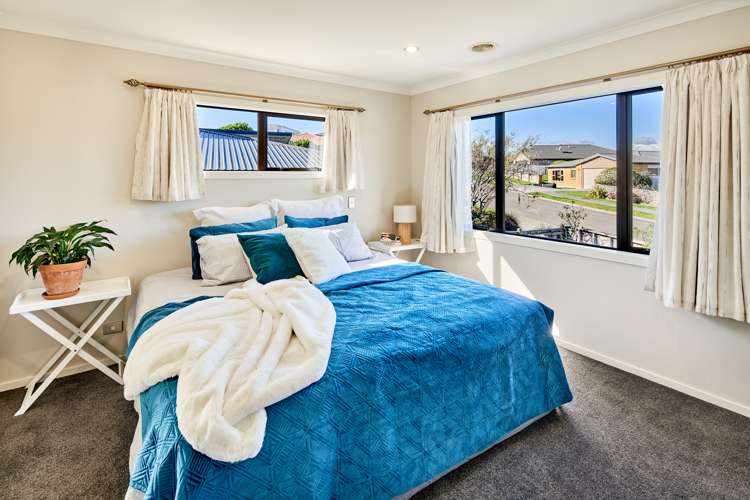 10 Tasman Close Aotea_12