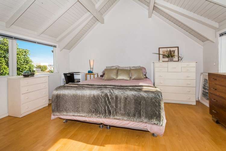 23 Mayall Avenue Beach Haven_10