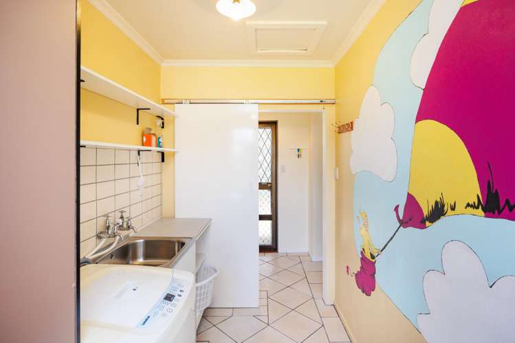 9 Shamrock Street Takaro_22