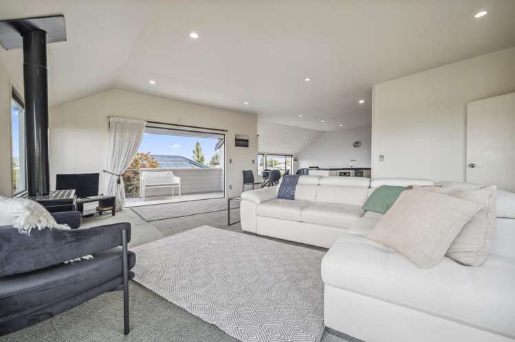 2/7 Ngamotu Road 11201_7