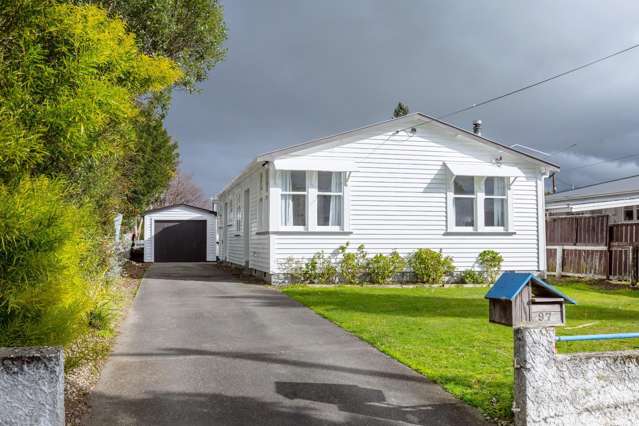 CARTERTON - 3 BEDROOMS