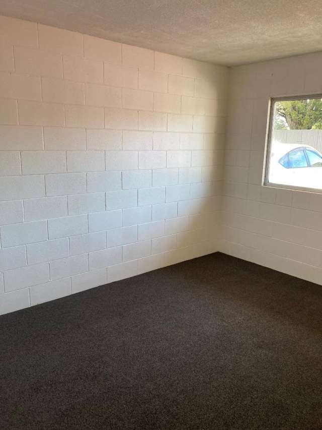 2/5a Kitchener Street 1055_3