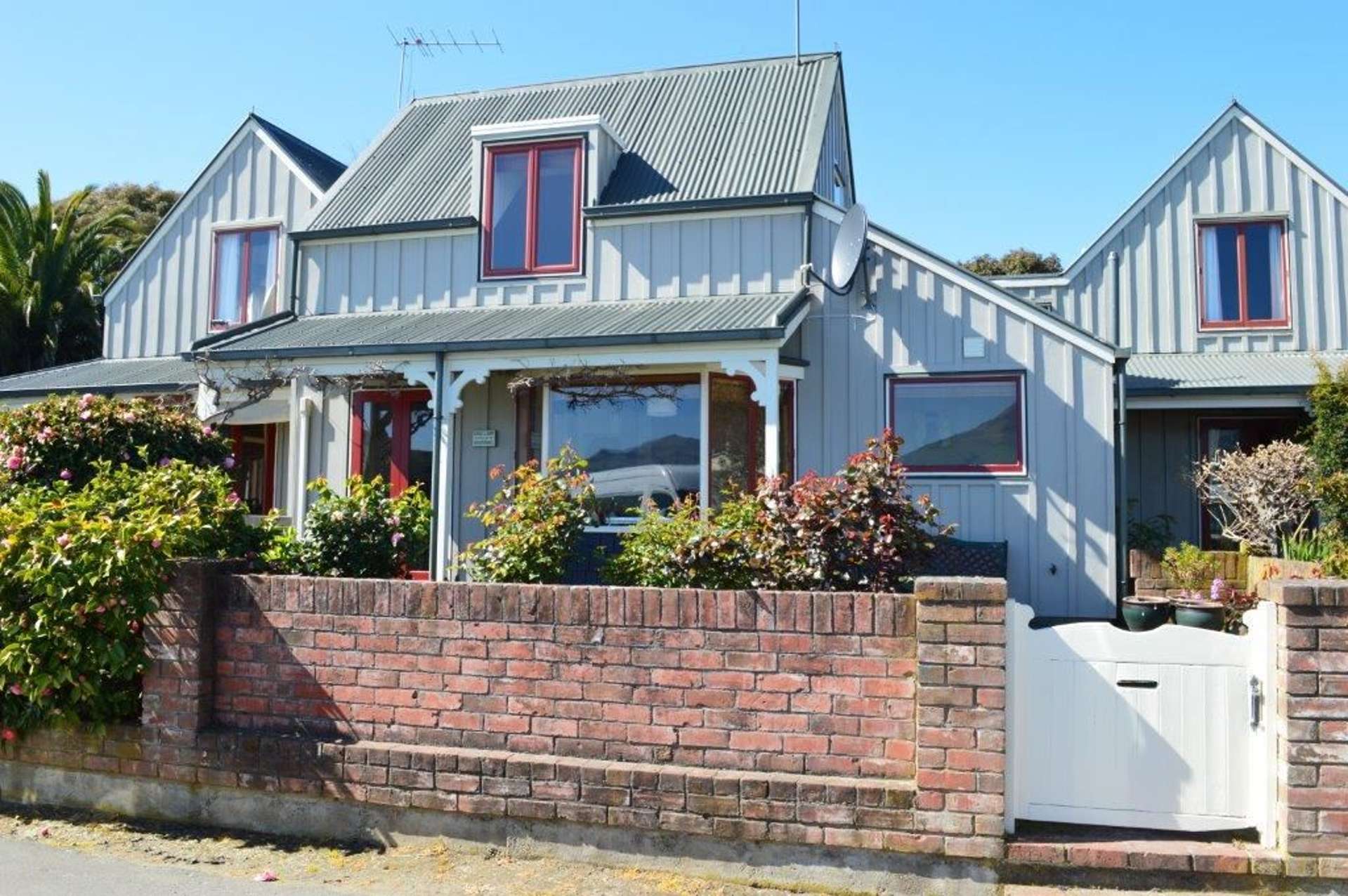 3b Beach Road Akaroa_0