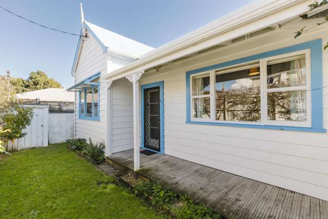 REDUCED TO SELL! LIVE OR INVEST IN THE CITY NOW!