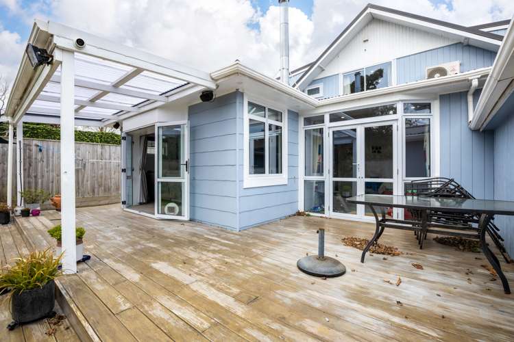 8 York Crescent Westown_6