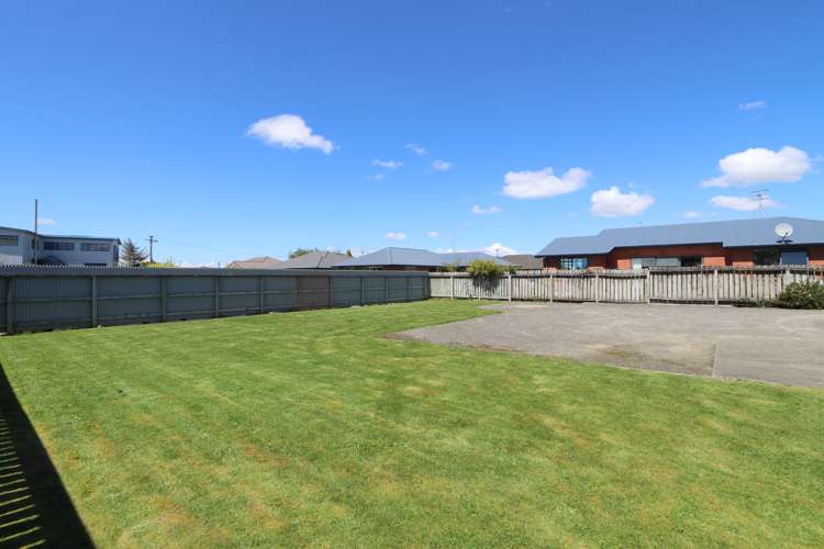 327 North Road Waikiwi_30