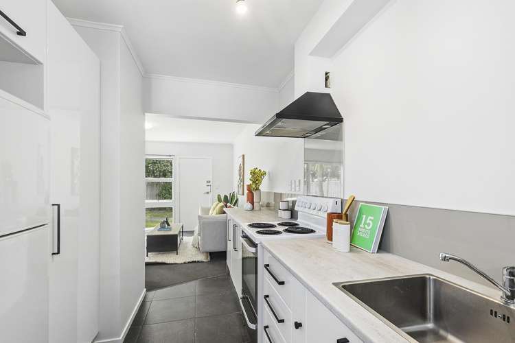 2/102 Endeavour Street Lyall Bay_5