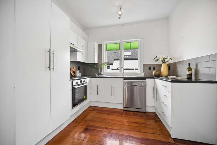 51 Taunton Terrace Blockhouse Bay_13