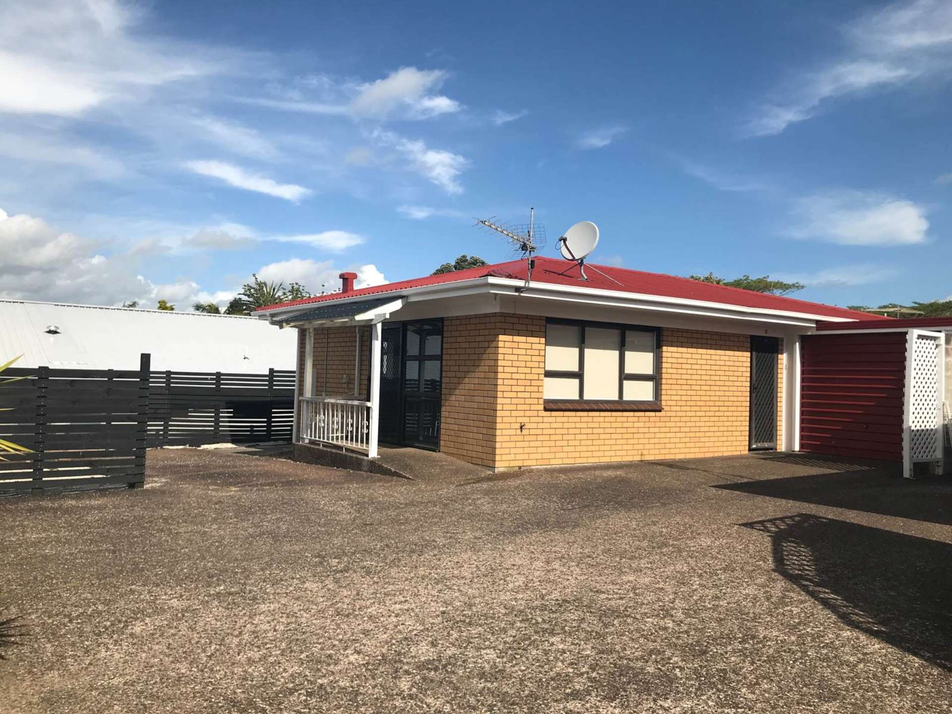 2/150 Kitchener Road Pukekohe_0