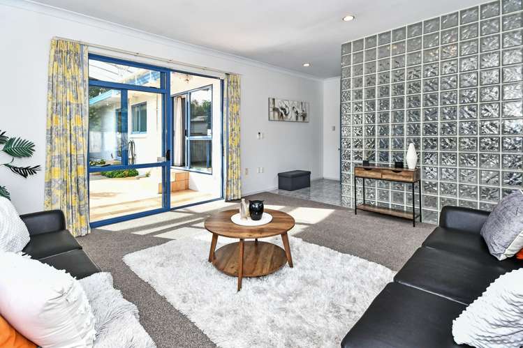 33a Youngs Road Papakura_11