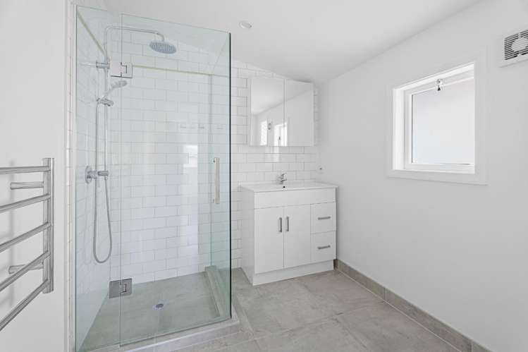 52 Dean Street 10031_9