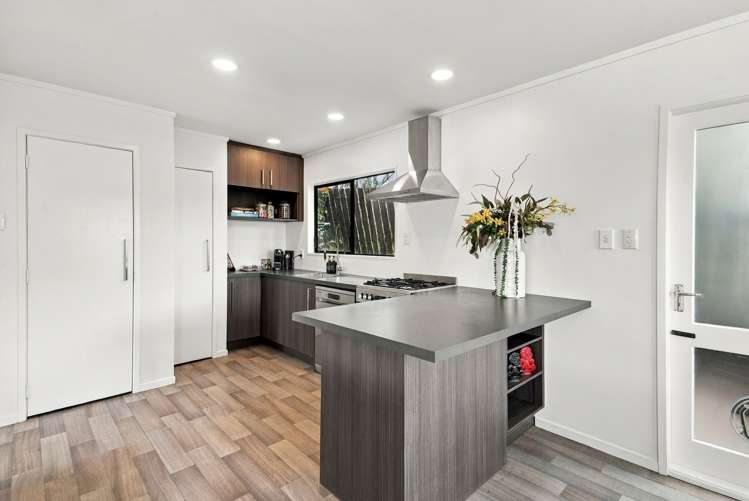 1/96 Alton Avenue Hillcrest_10