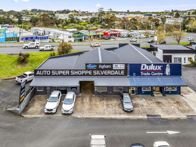 Investors primed for Dulux trade centre site