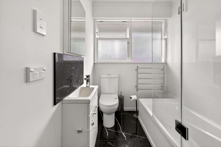 2/443 Church Street Palmerston North_5