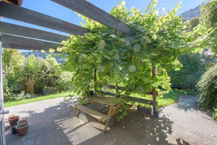 16 Mckerrow Place Fernhill/Sunshine Bay_11