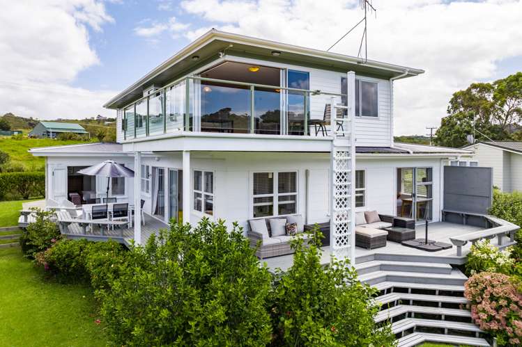 689 Cove Road Waipu_7