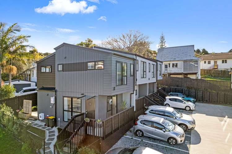 1B Tacitus Place Totara Vale_0
