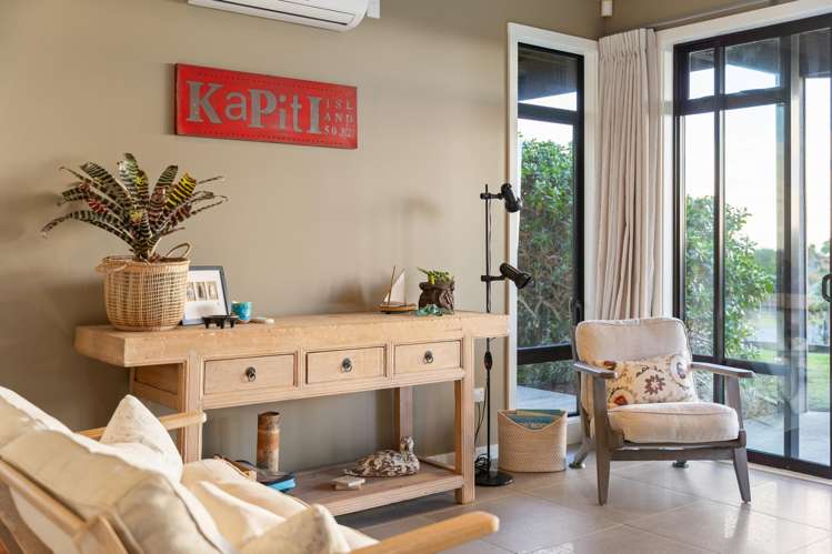 8 Beachview Grove Peka Peka_26