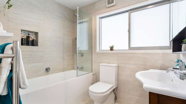 3 Opanuku Road Henderson Valley_12