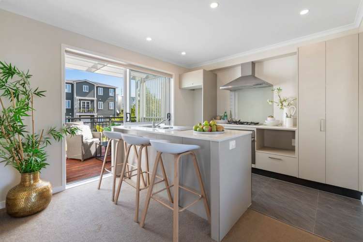 92 Arrowsmith Drive Flat Bush_6