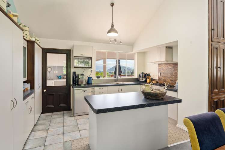 8 and 8a Angle Street Picton_8