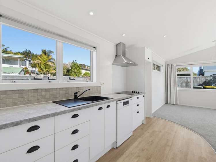 2b/66 Ocean Road Ohope_7