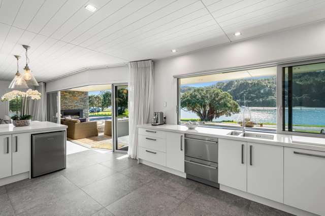 209 Beach Road Whangamata_4
