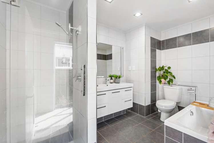 55 Eureka Place Parahaki_17