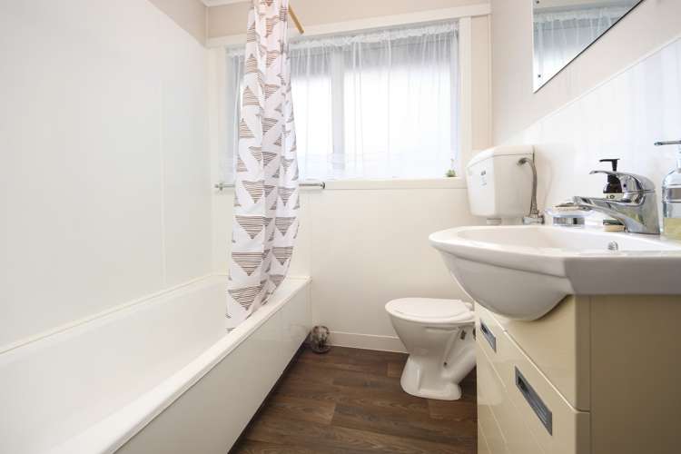 26 West Coast Road Glen Eden_17