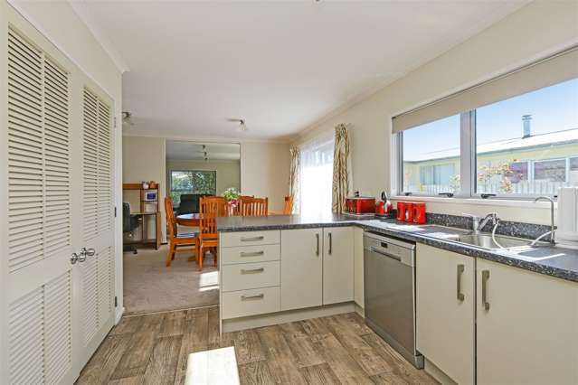 3 Kirkcaldy Place Flaxmere_1