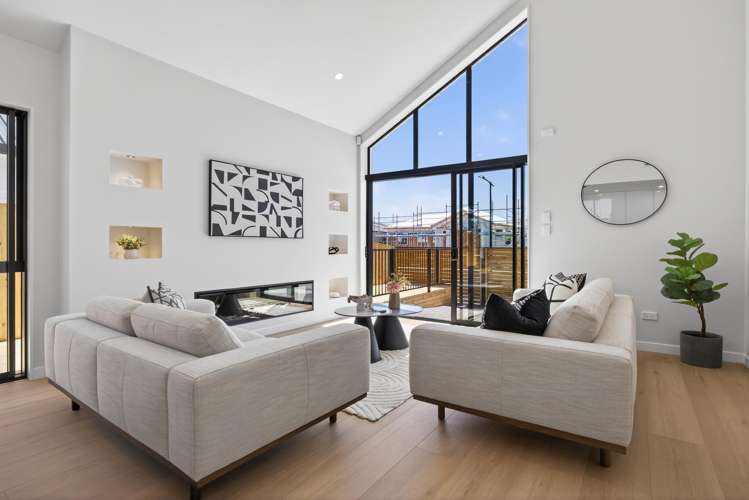 10 Tuwai Crescent Opaheke_9