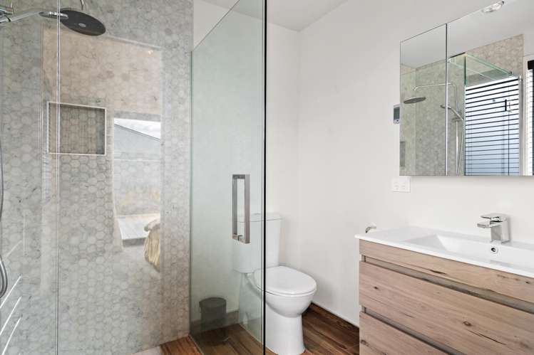 12 Regent Street Lower Shotover_16