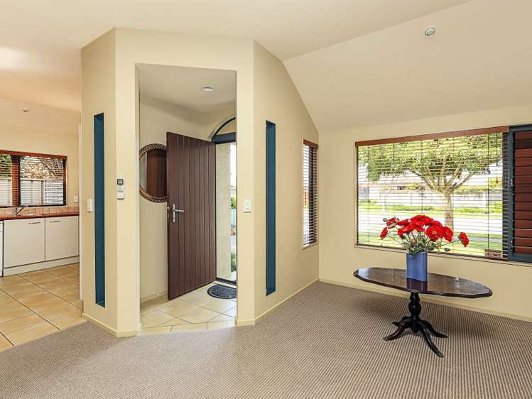 40 Kensington Drive Taradale_5