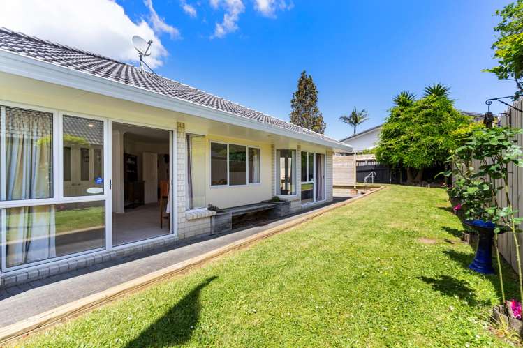 5 Stewart Gibson Place Manurewa_5