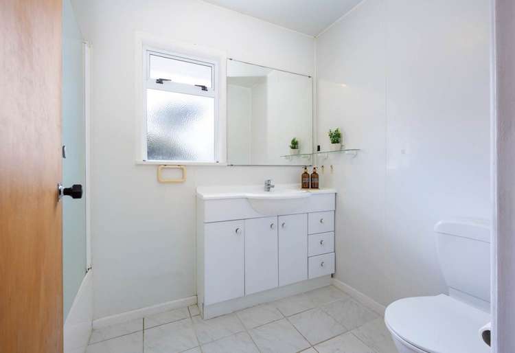 78 Divich Avenue Te Atatu South_9