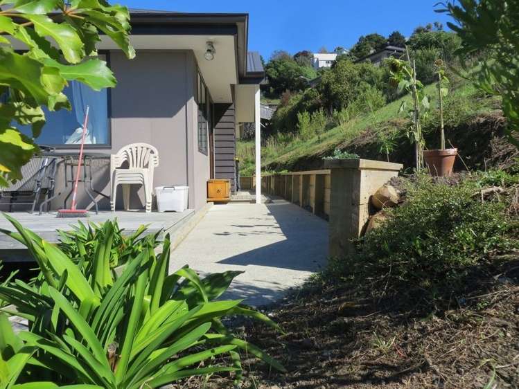 25 Saint Lawrence Street Toi Toi_1