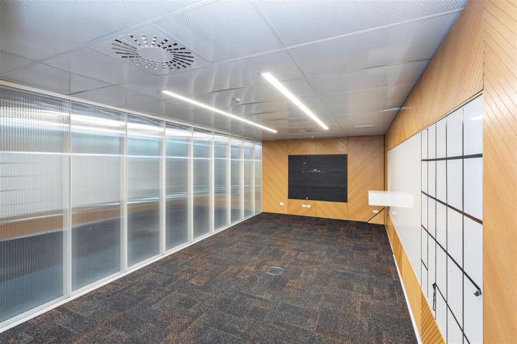 335 Lincoln Road Addington_8