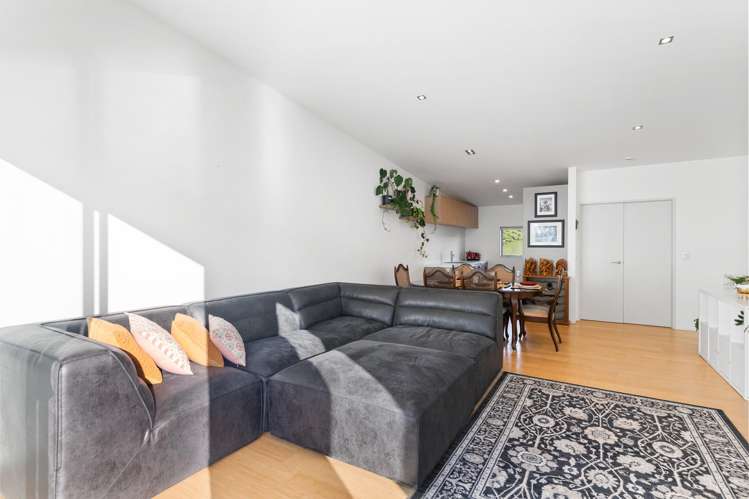77 Saddleback Grove_3