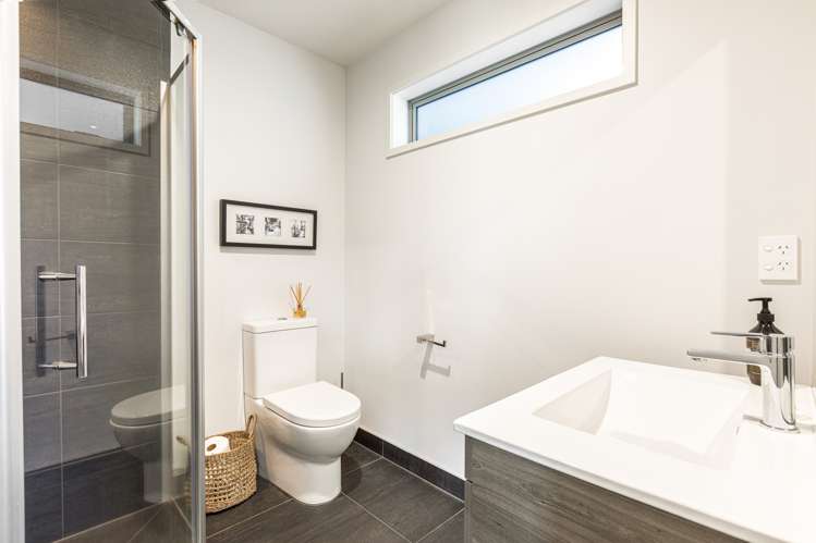 15b Goble Road Clarks Beach_11