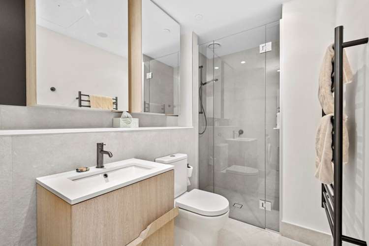 2408/10 Commerce Street City Centre_12