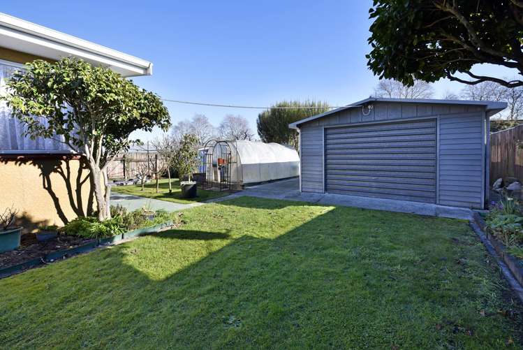 14 Tennyson Crescent Stoke_22
