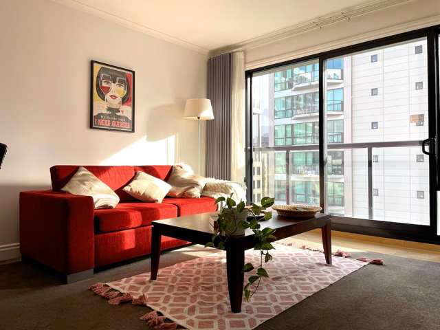 Central Apartment with Carpark, Pool & Gym