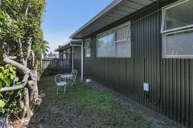 2/132 Onewa Road Northcote_2