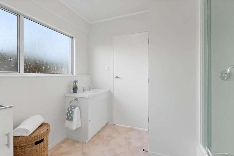 11 Nui Mana Place Te Atatu South_15